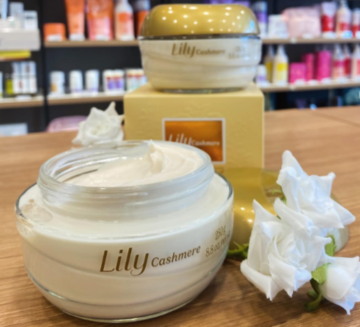 🧴 Creme Acetinado Lily Cashmere 250g - O Boticário