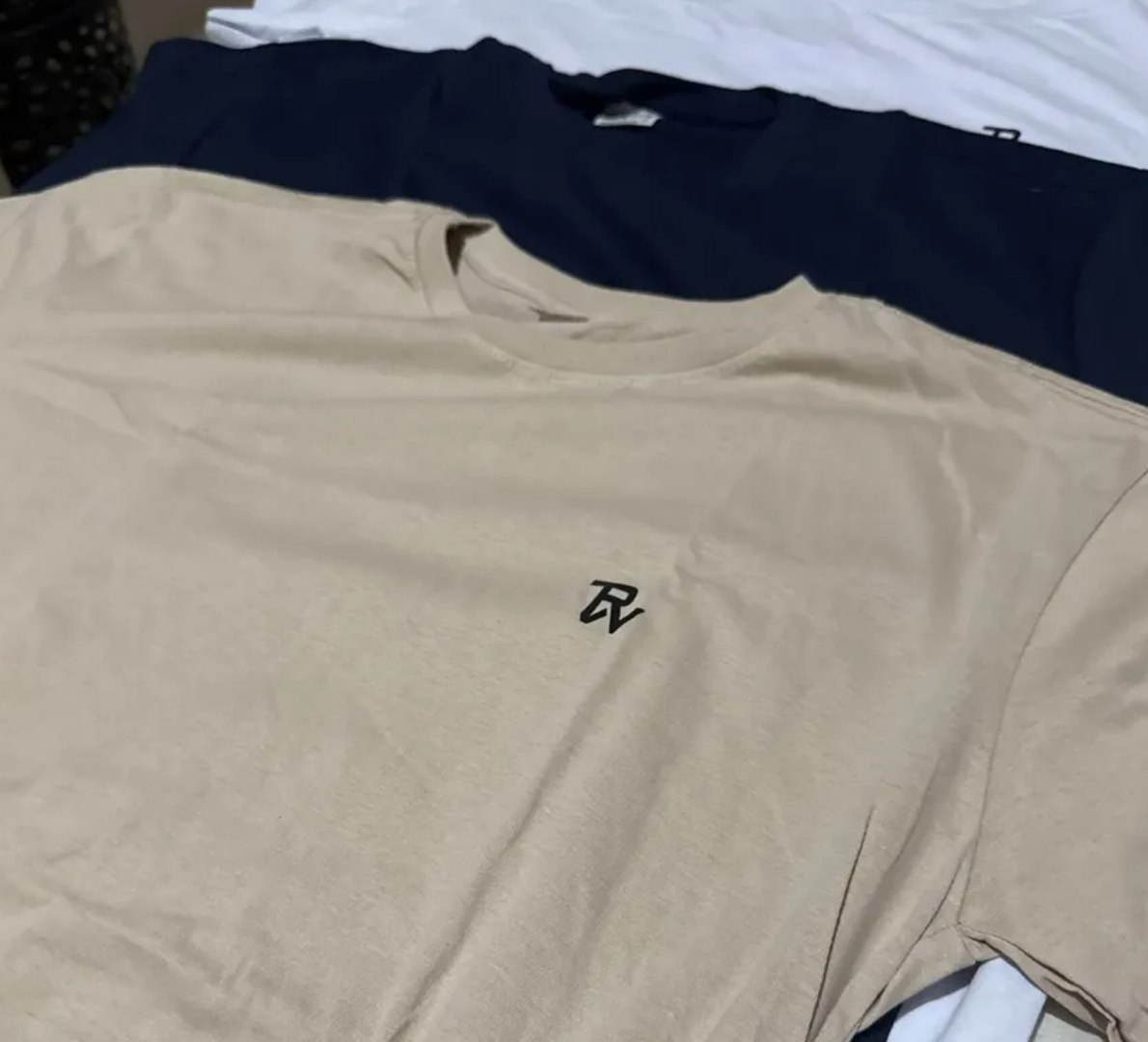 👕 Kit 3 Camisetas Básicas Slim Algodão