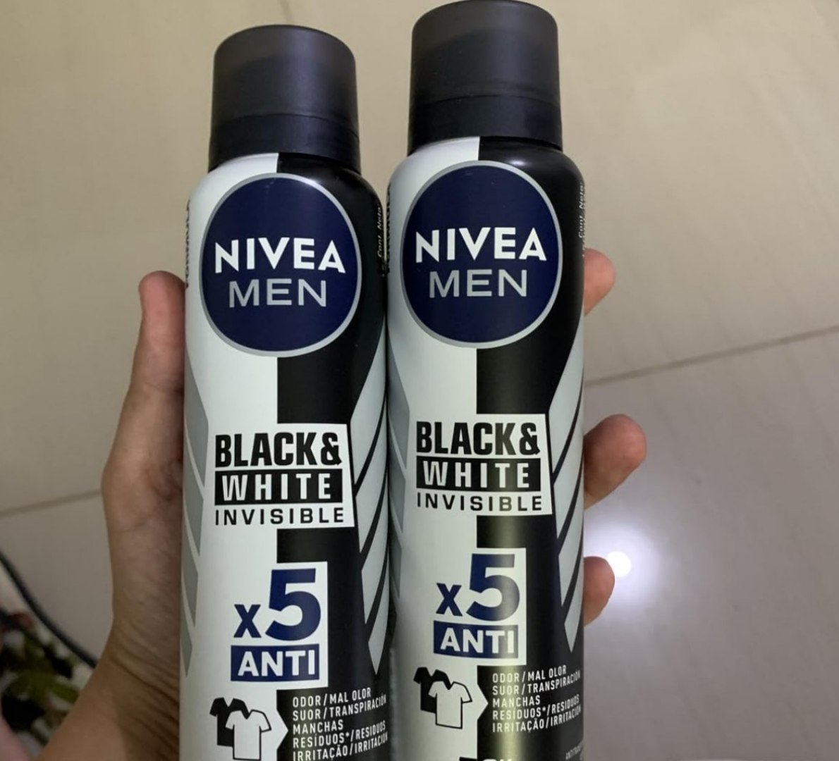 🌬 Kit NIVEA Desodorante Aerosol Men Black&White Invisible - 2 unidades