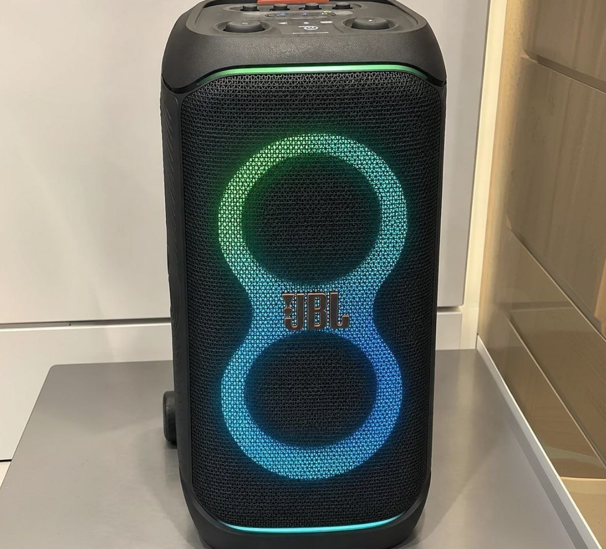 🔊 Caixa de Som Bluetooth Partybox Stage 320 JBL