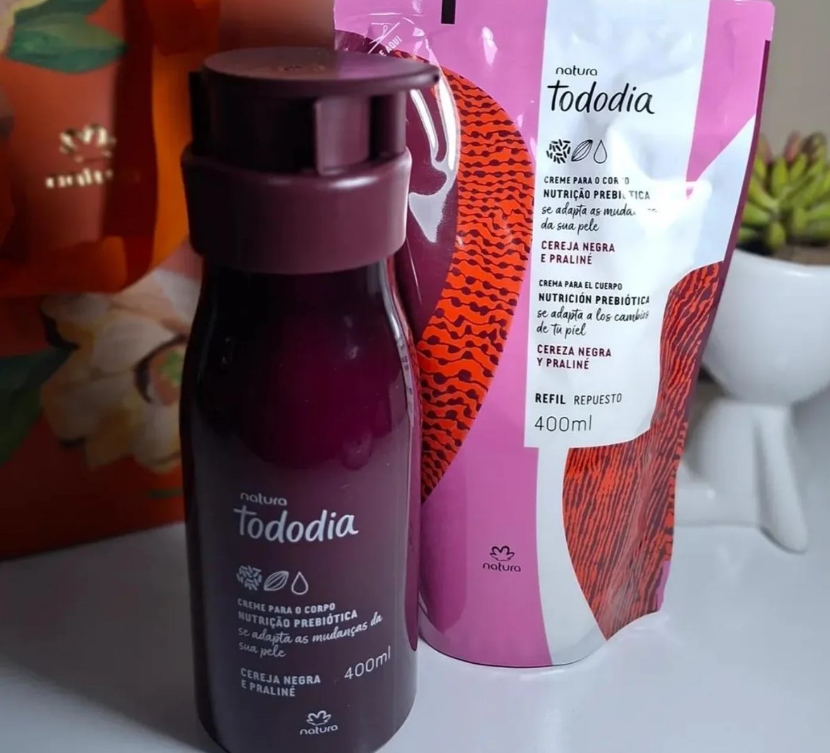 🧴 Kit Tododia Cereja Negra E Praliné: Creme Nutritivo Para O Corpo 400ml + Refil 400ml