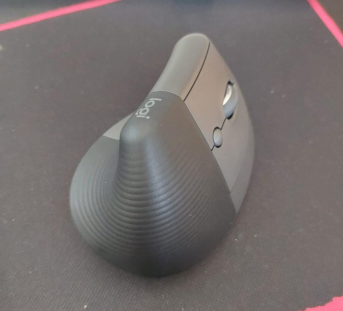 🖱 Mouse Sem Fio Logitech Lift Vertical com Design Ergonômico