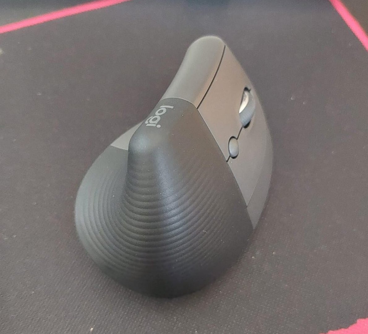 🖱 Mouse Sem Fio Logitech Lift Vertical com Design Ergonômico