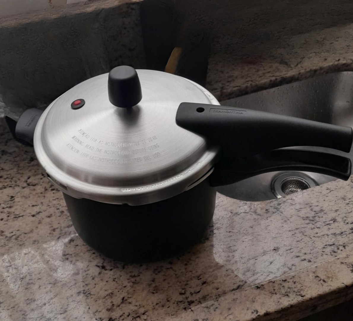 ✅ Panela de Pressão Tramontina Vancouver Effect 20cm 4,5L