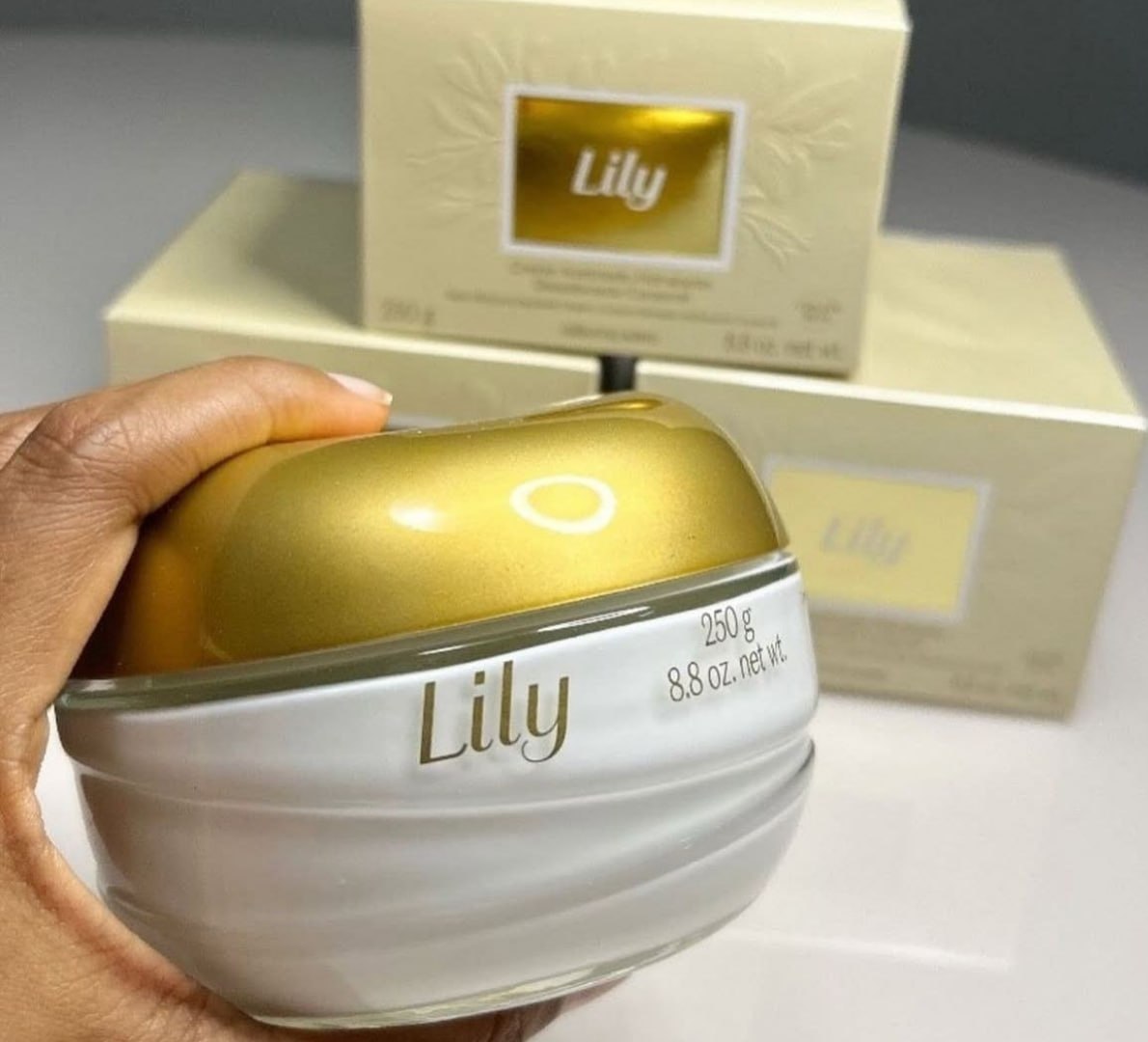 🧴 Creme Acetinado Lily Tradicional 250g