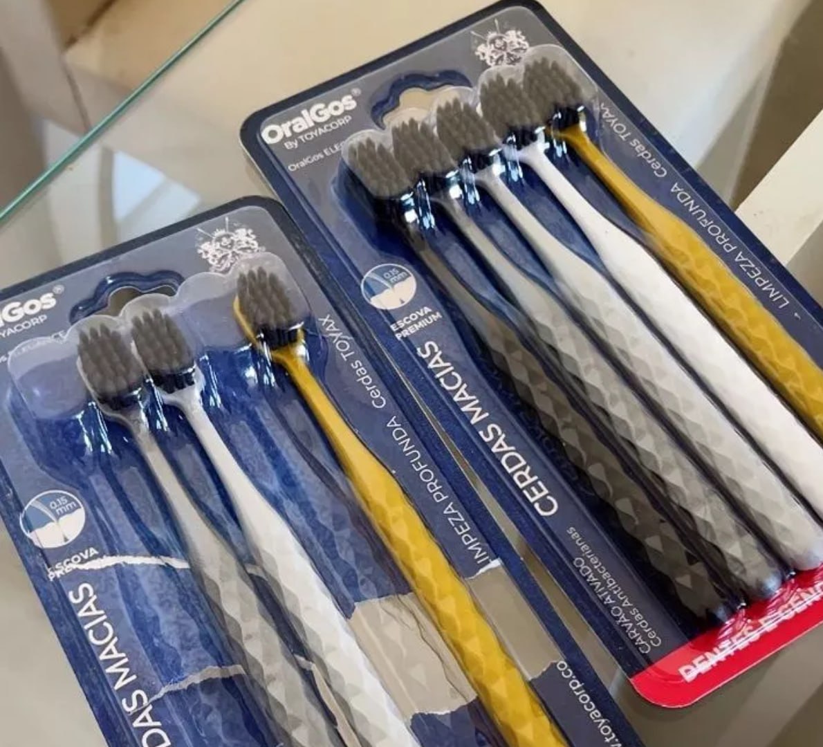 🪥 OralGos Escova Premium com Cerdas de Carvão - 5 unidades