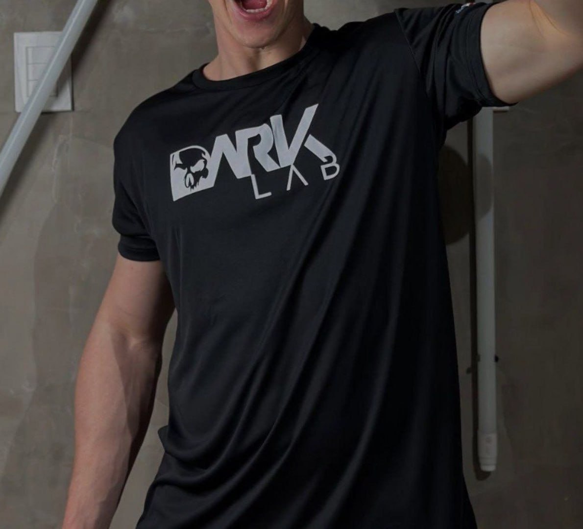 👕 Camiseta Dry-fit Preta Caveira Dark Lab