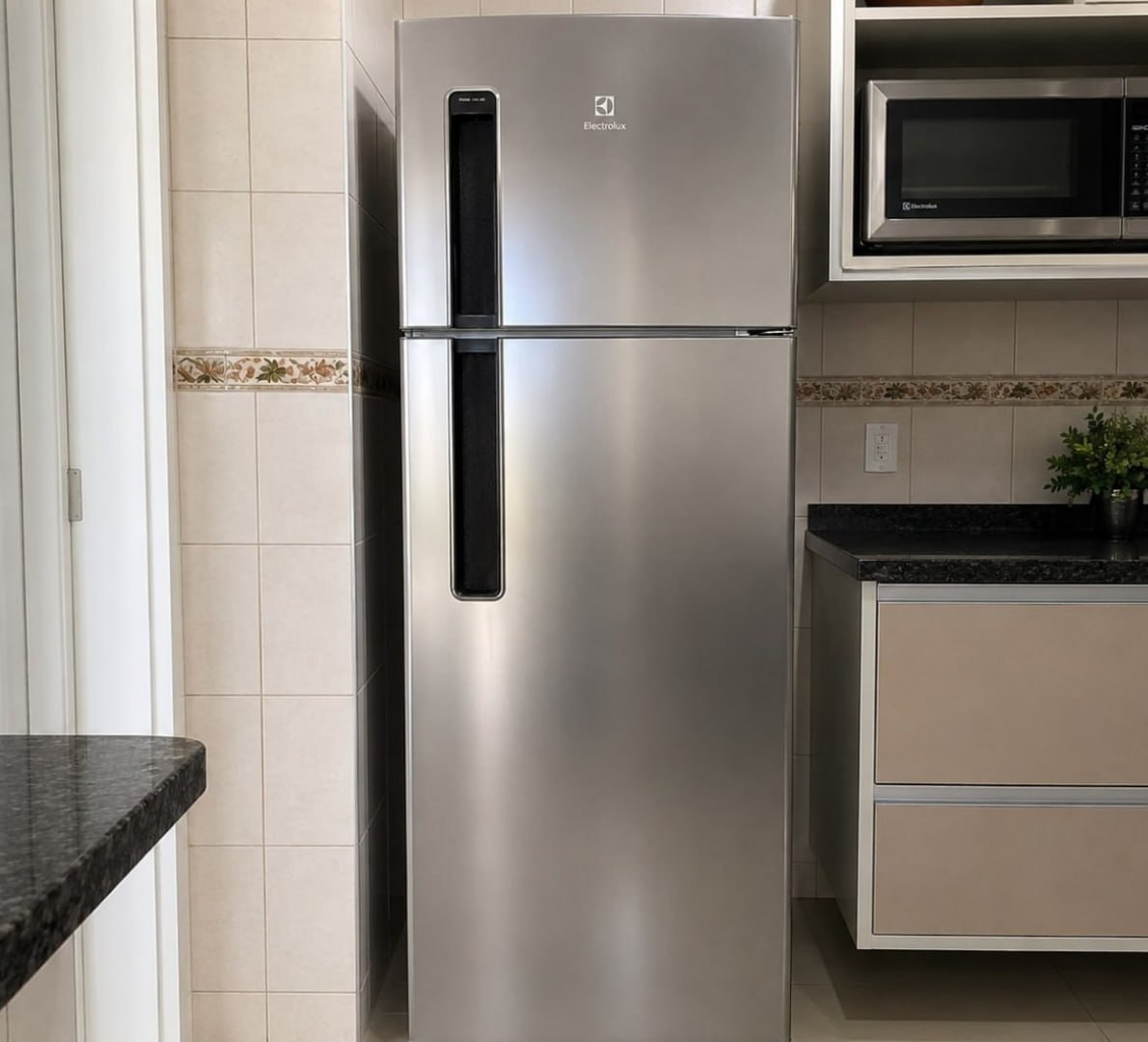 🧊 Geladeira Electrolux Frost Free 320L Duplex Inox