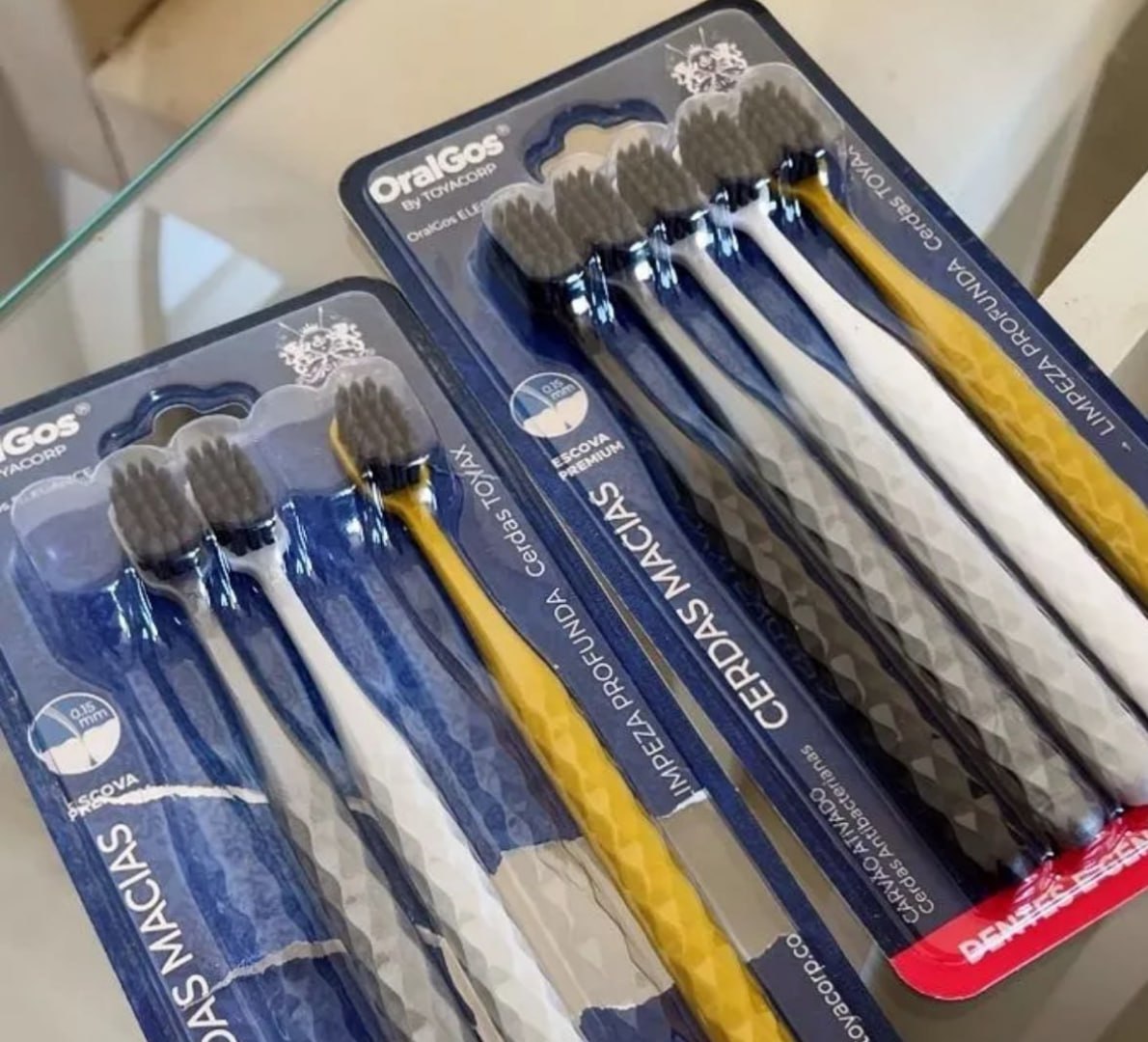 🪥 OralGos Escova Premium com Cerdas de Carvão - 5 unidades