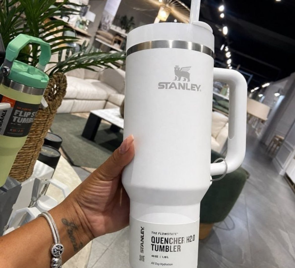 ✅  Stanley Copo Quencher Frost 887ml