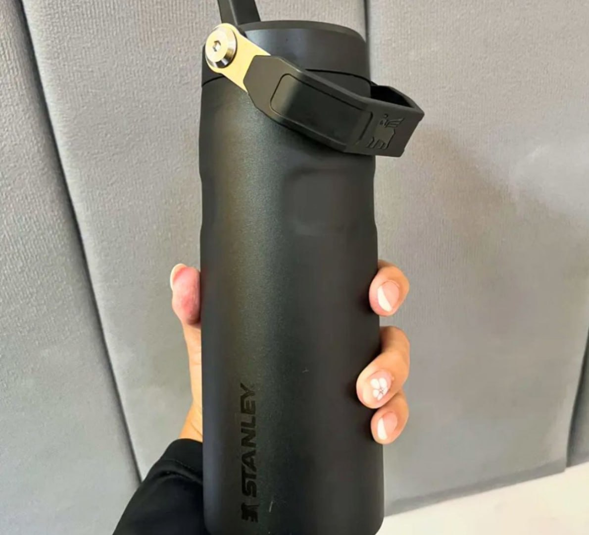 🧊 Garrafa Térmica Stanley Aerolight Flip Straw Black 473ml