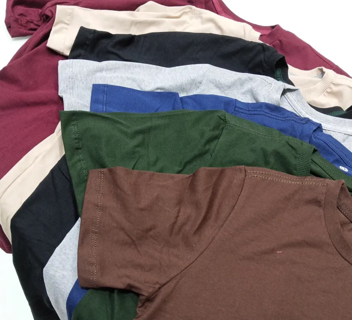 CAMISETA BÁSICA QUE TODO MUNDO PRECISA TER
