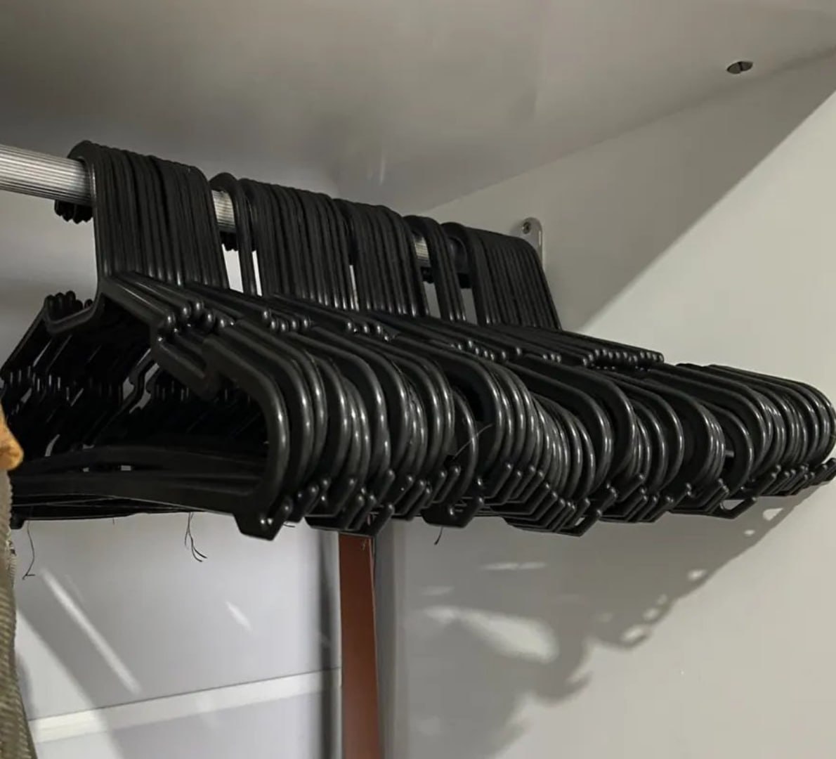 ✅ Kit 100 Cabides Pretos Plástico Adulto