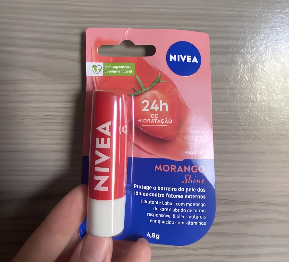 💄 Hidratante Labial NIVEA Morango Shine, 4,8g