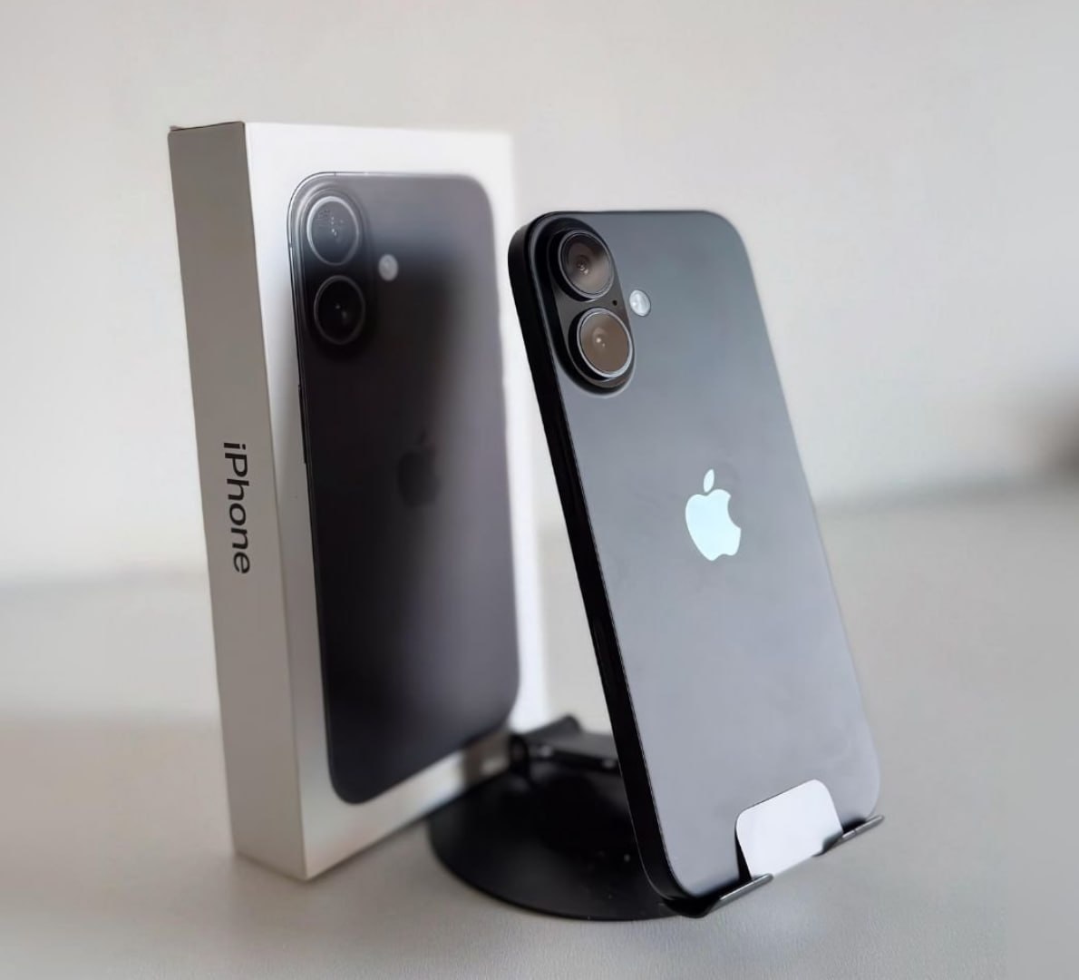 📱 Apple iPhone 16 (512 GB)