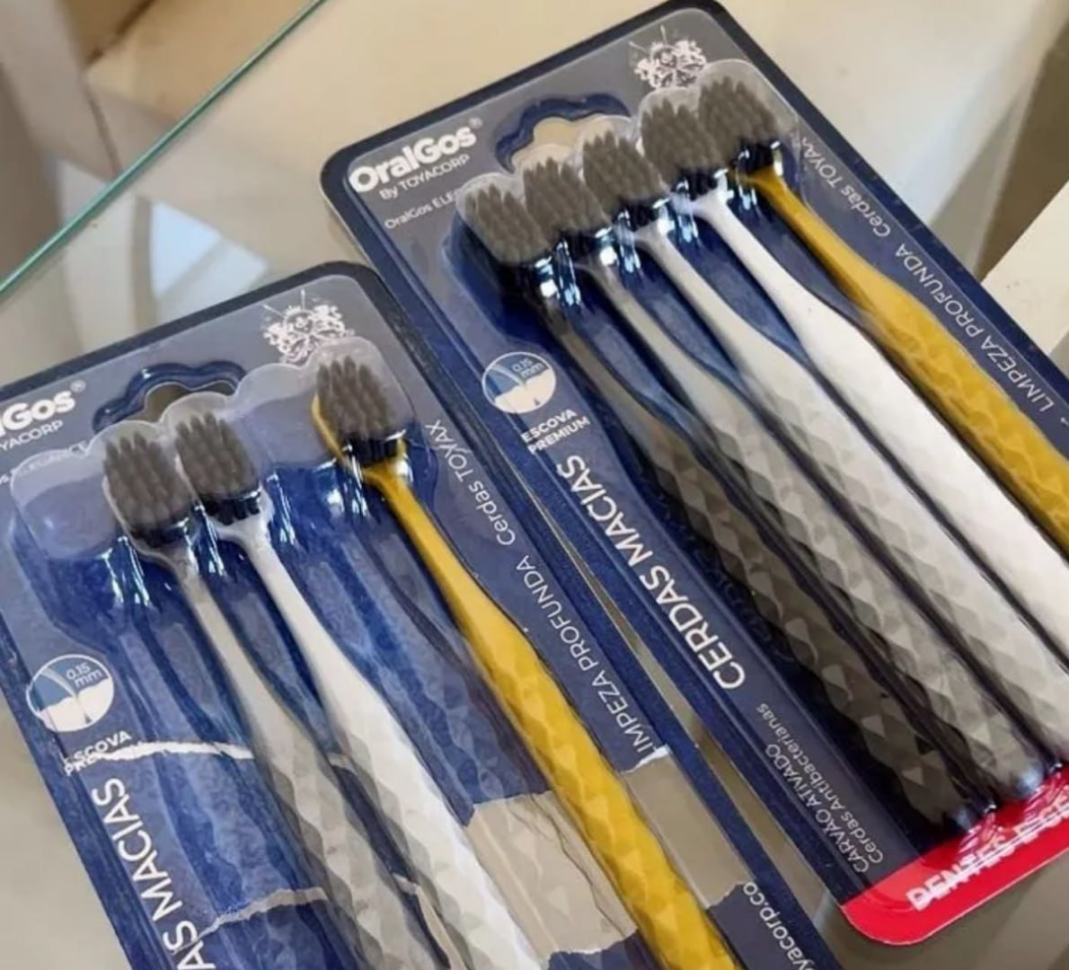 🪥 OralGos Escova Premium com Cerdas de Carvão - 5 unidades