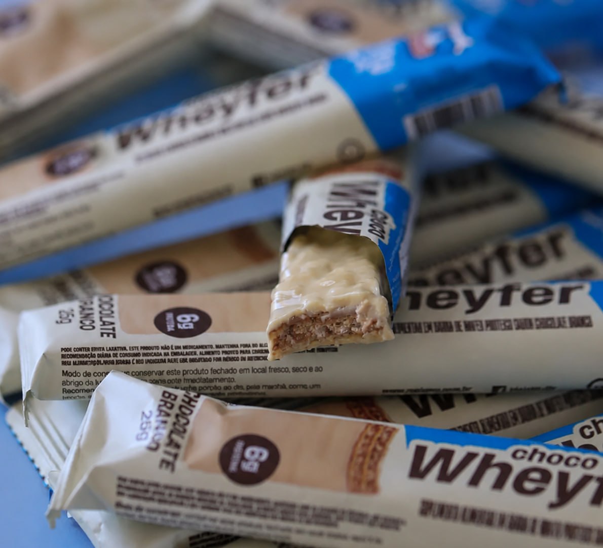 💪 Proteína +mu Chocowheyfer Em Barra Sabor Chocolate Branco 12 Un