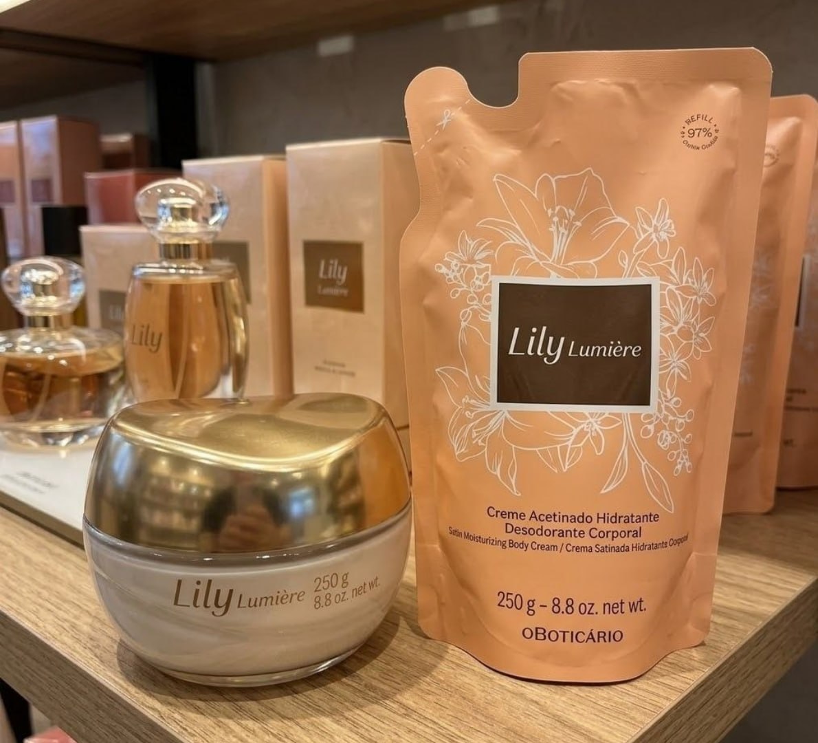 ✅ Kit Lily Lumière: Creme Hidratante Corporal 250g+ Refil 250g