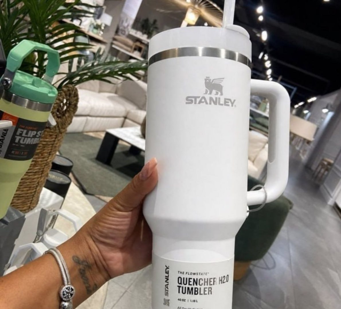 PRA TU ANDAR COM SEU STANLEY PRA TODO LADO